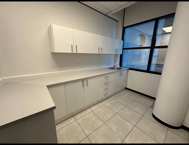 492M² OFFICE TO LET IN SANDTON CENTRAL